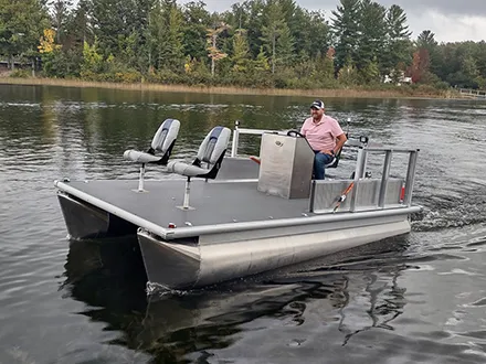 UTL-14&trade; Sports Pontoon Boat
