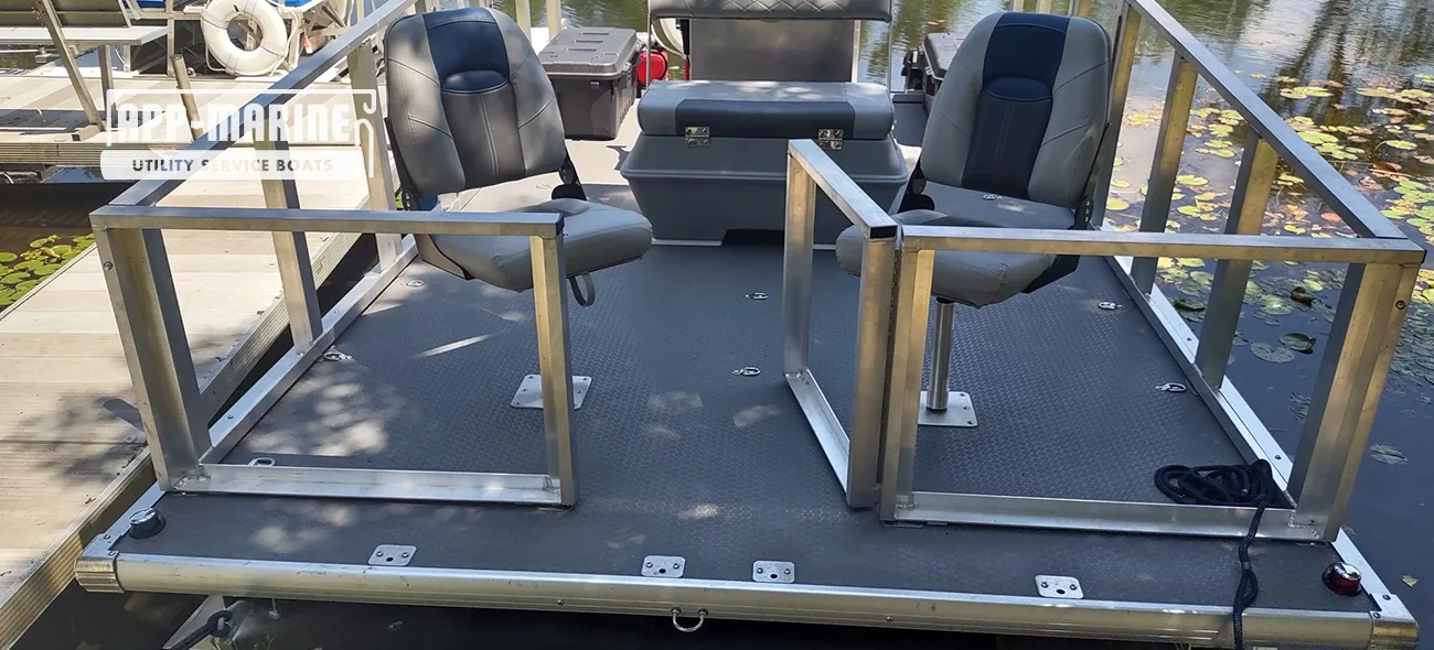 UTL-14R&trade; Sport Pontoon Boat