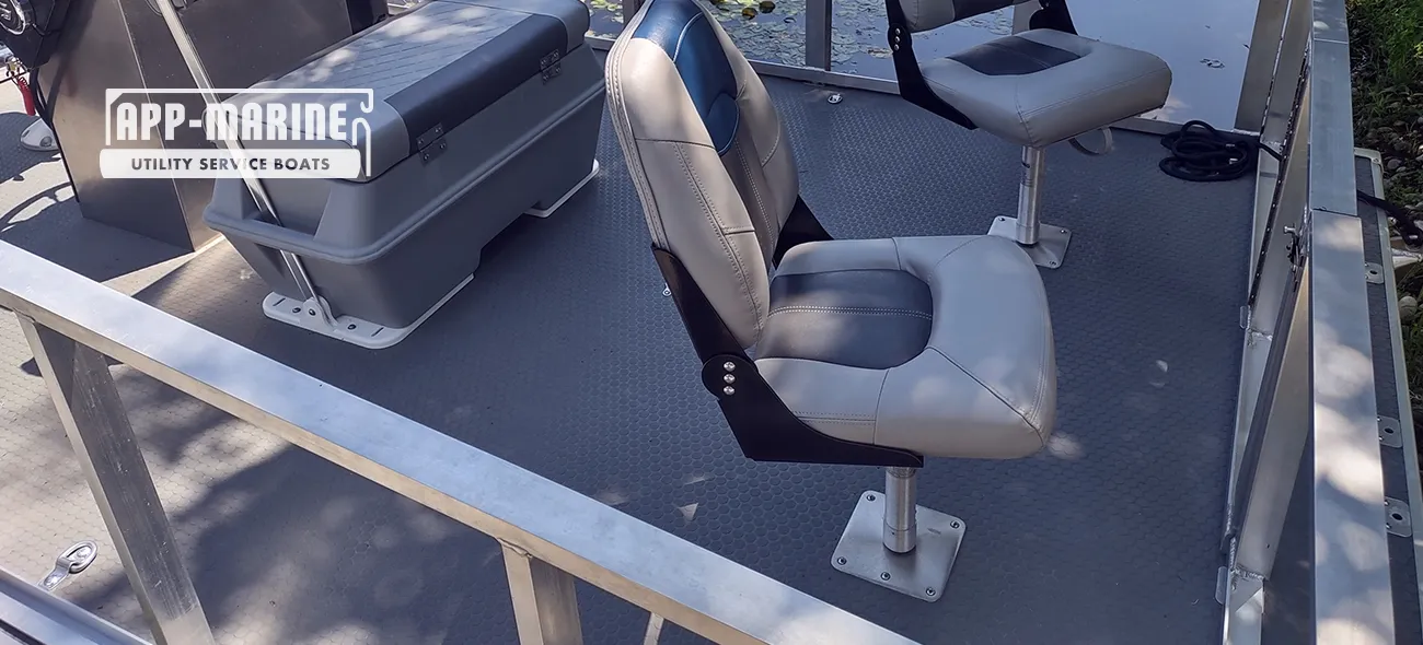 UTL-14R™ Sport Pontoon Boat